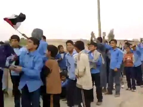 فري برس دير الزور الشحيل مظاهرات الطلاب الاحرار للمطالبة باسقاط النظام 27 10 2011 ج2