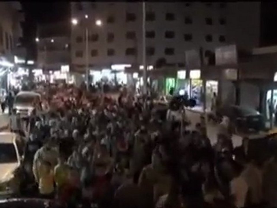 فري برس   ادلب ساحة الساعة مسائيات الثوار للمطالبة باسقاط النظام 27 10 2011