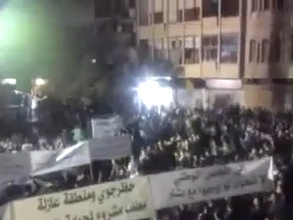 فري برس   حمص الخالدية مظاهرة مسائية رائعة 27 10 2011 ج1