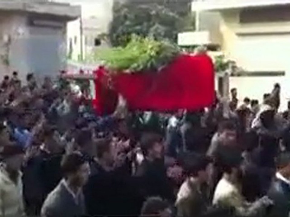 فري برس   ادلب معرة النعمان جنازة الشهيد مصطفى ابراهيم التيزري الجمعة 28 10 2011