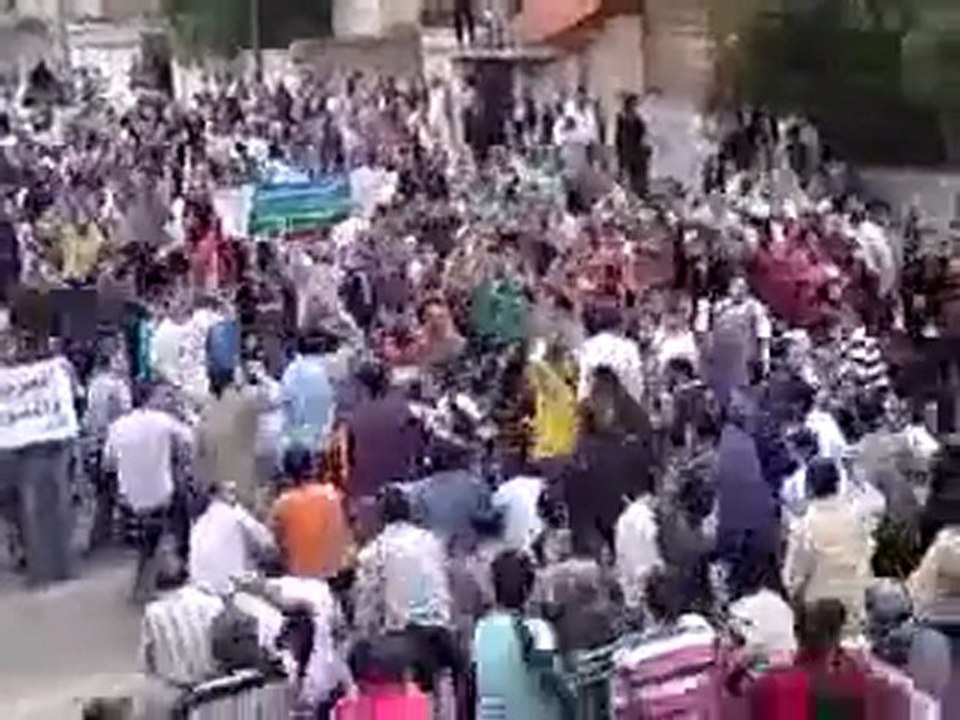 فري برس   حمص القصور جمعة الحظر الجوي 28 10 2011 ج2