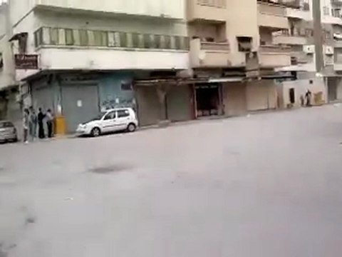 فري برس اطلاق نار كثيف على المتظاهرين جمعة الحظر الجوي 28 10 2011