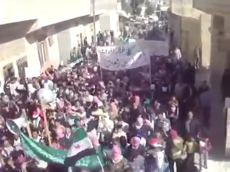 فري برس   حلب   تل رفعت   مظاهرة جمعة الحظر الجوي 28 10 2011جـ3
