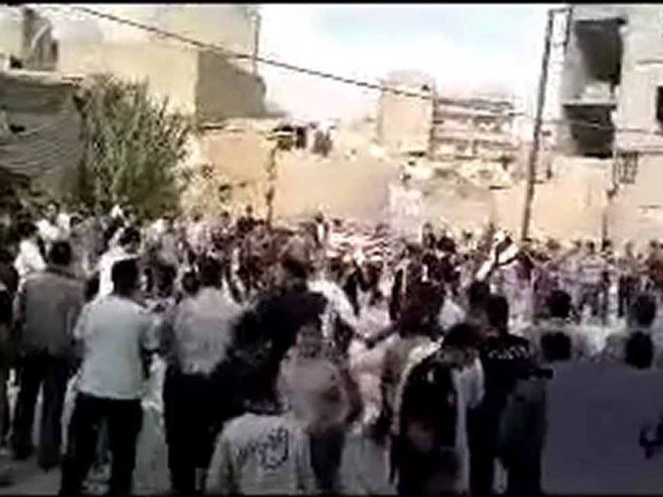 فري برس   ريف دمشق حمورية جمعة الحظر الجوي 28 10 2011