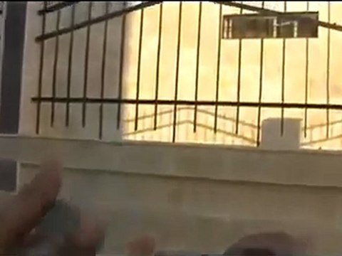 فري برس حمص باباعمرو آثار القصف المدفعي والدمار الذي خلفته عصابات الله الله يا عرب 29 10 2011 ‫ ج2