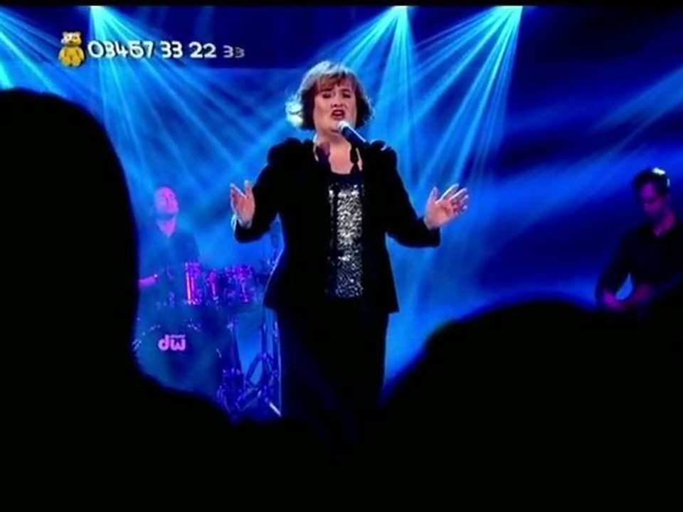 Live: Susan Boyle "Enjoy the Silence" cover Depeche Mode (Children In Need 2011)