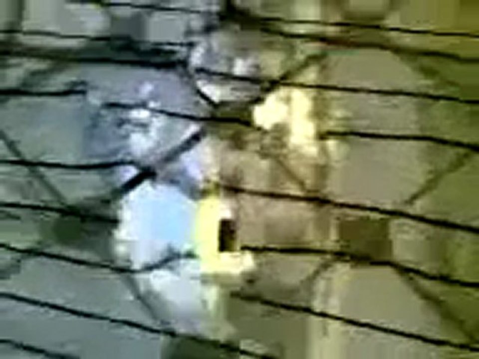 فري برس   حمص الرستن آثار الطلقات في أحد المنازل