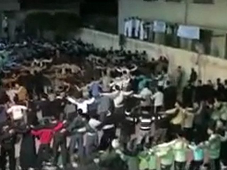 فري برس   حمص   دير بعلبة  مظاهرة مسائية رائعة 31 10 2011