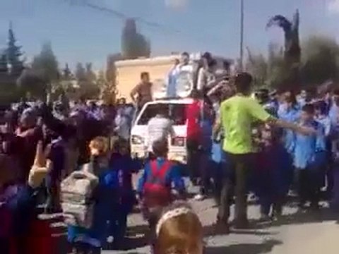 فري برس إدلب الشيخ مصطفى مظاهرة طلابية رائعة 1 11 2011