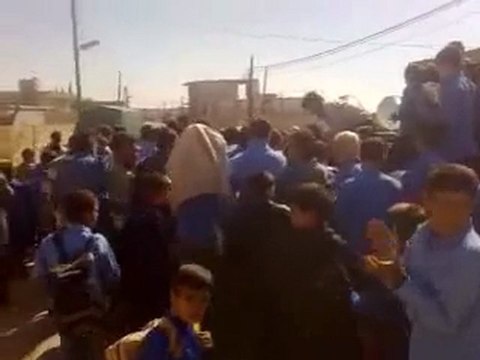 فري برس حماة كرناز مظاهرة طلابية تطالب بالحظر الجوي 1 11 2011