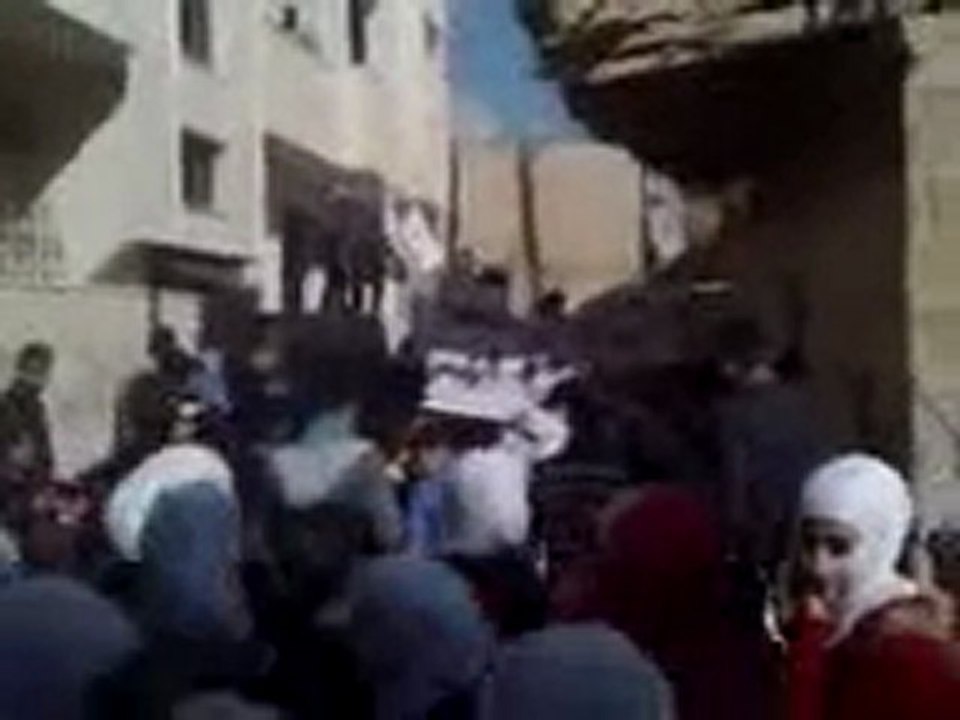 فري برس   دمشق برزة انتفاضة الطلاب الاحرار للمطالبة باسقاط النظام 1 11 2011 ج2