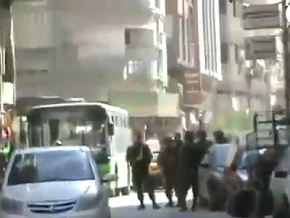 فري برس   دوما تعرض حرائر مدينة دوما لإطلاق النار من قبل شبيحة 2 11 2011