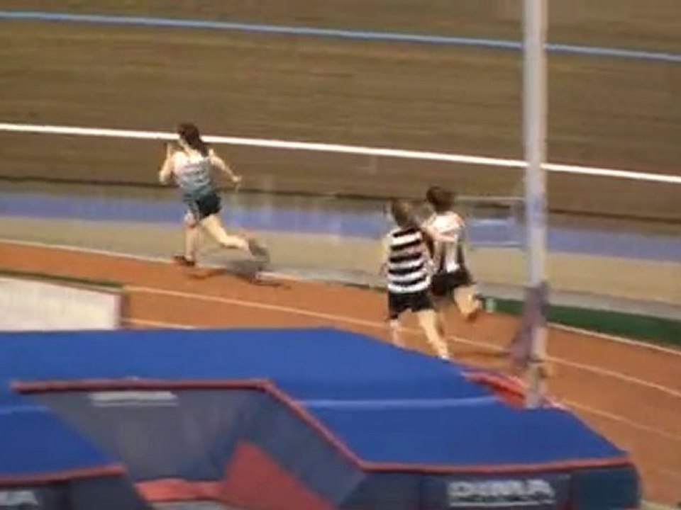 Clarisse BLANC - 200m en salle - Championnats de Gironde 2011 3ème journée