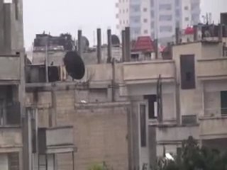 فري برس   حمص باباعمرو قصف مدفعي والاهالي يردون بالتكبير 3 11 2011 ج1
