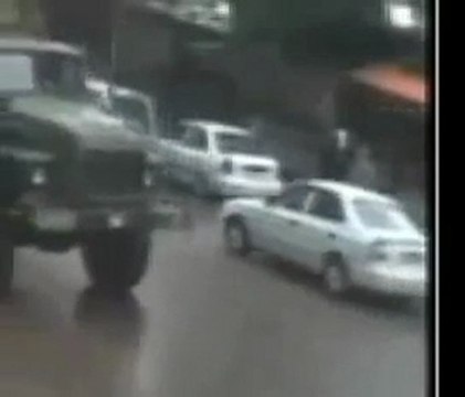 فري برس ريف دمشق عين ترما مرور التعزيزات العسكرية المتجهه نحو الغوطة 3 11 2011