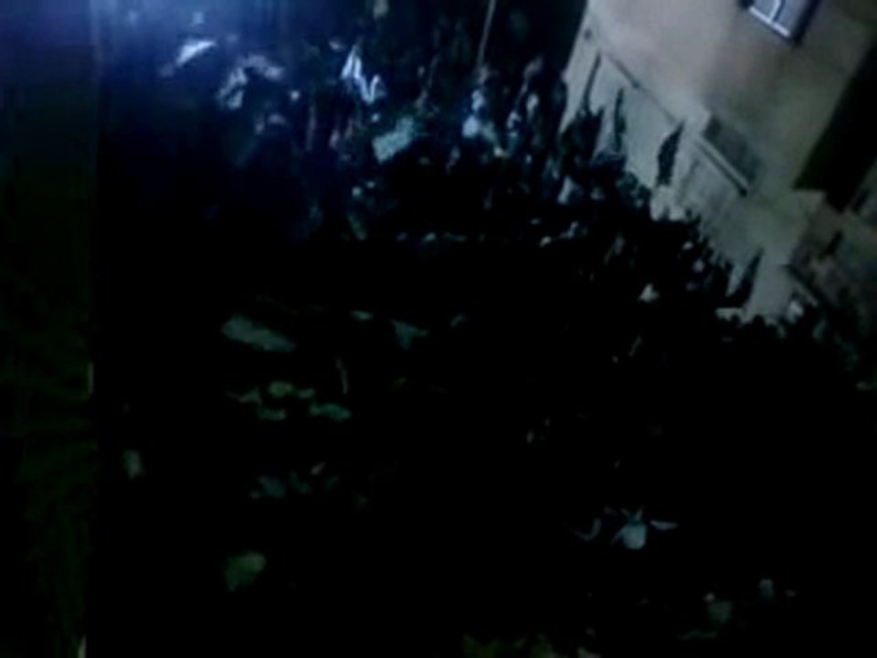 فري برس   حمص   الوعر   مظاهرة مسائية نصرة لبابا عمرو 3 11 2011