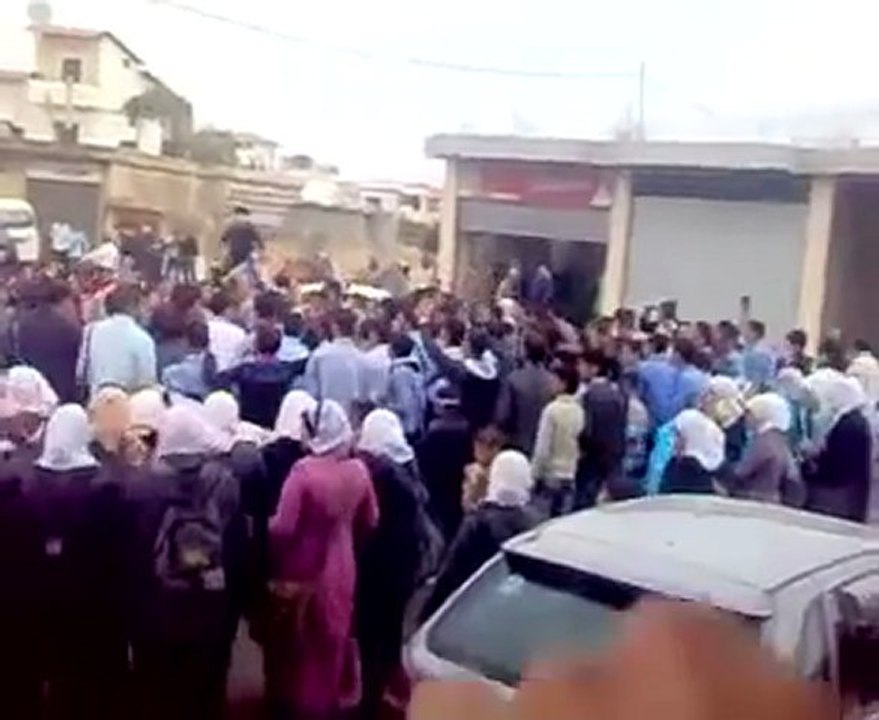 فري برس   حوران نوى مظاهرة طلابية في 3 11 2011