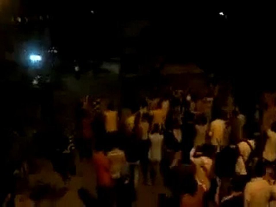 فري برس   إحدى حرائر حمص تتحدى بشاروتقول له حرائر حمص لن يركعن إلا لله وتحي كتبية خالد بن الوليد وتطلب منها حماية الحرائر حمص 03 10 2011‎