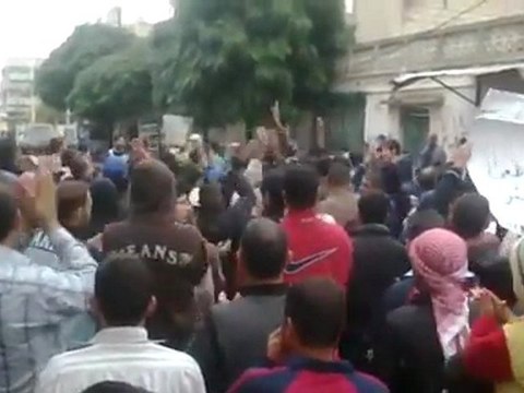 فري برس حماة حي جنوب الملعب مظاهرة حاشدة من مسجد عمار بن ياسر في جمعة الله اكبر 4 11 2011