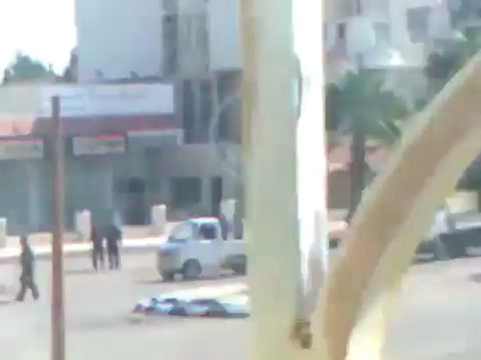 فري برس   درعا حي القصور  التواجد الأمني الكثيف 4 11 2011