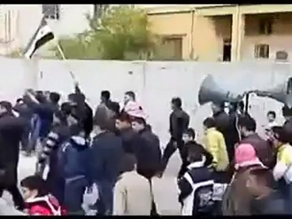 فري برس   القلمون   قارة   جمعة الله أكبر على من طغى وتجبر 4 11 2011 ج5