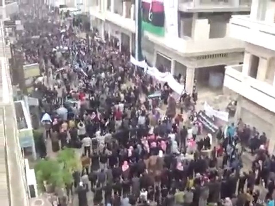 فري برس   حماه طيبة الامام جمعة الله أكبر 04 11 2011 ج5