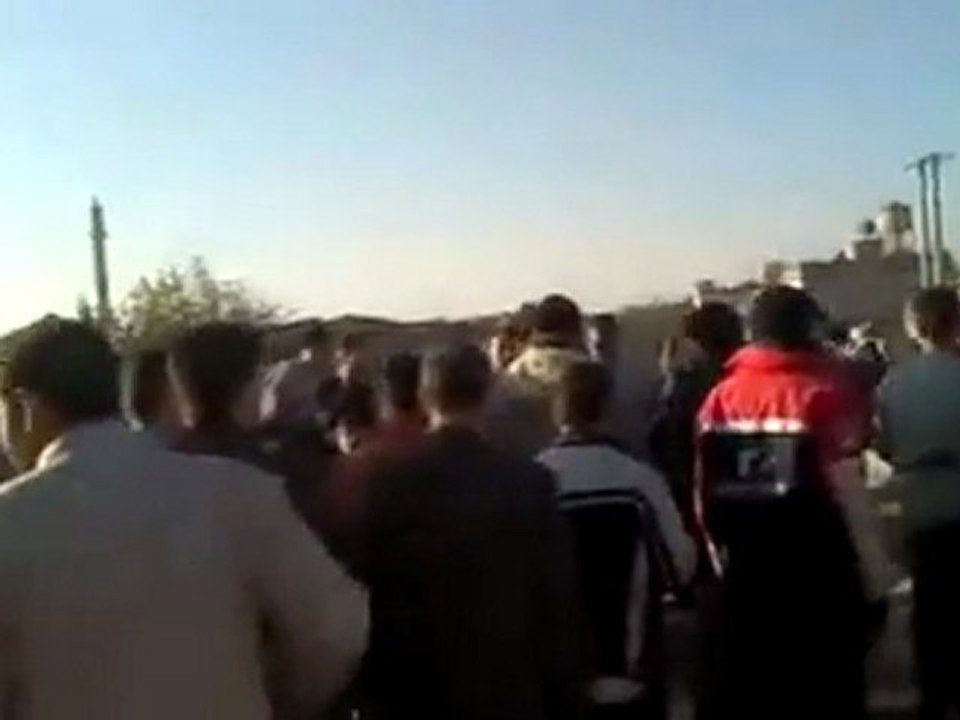 فري برس   إدلب   حزانو    مظاهرة أول أيام العيد 6 11 2011 جـ1