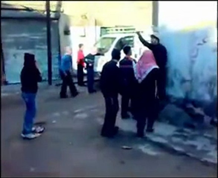 فري برس   حماة حي الحميدية اطلاق نار صباحية العيد 6 11 2011