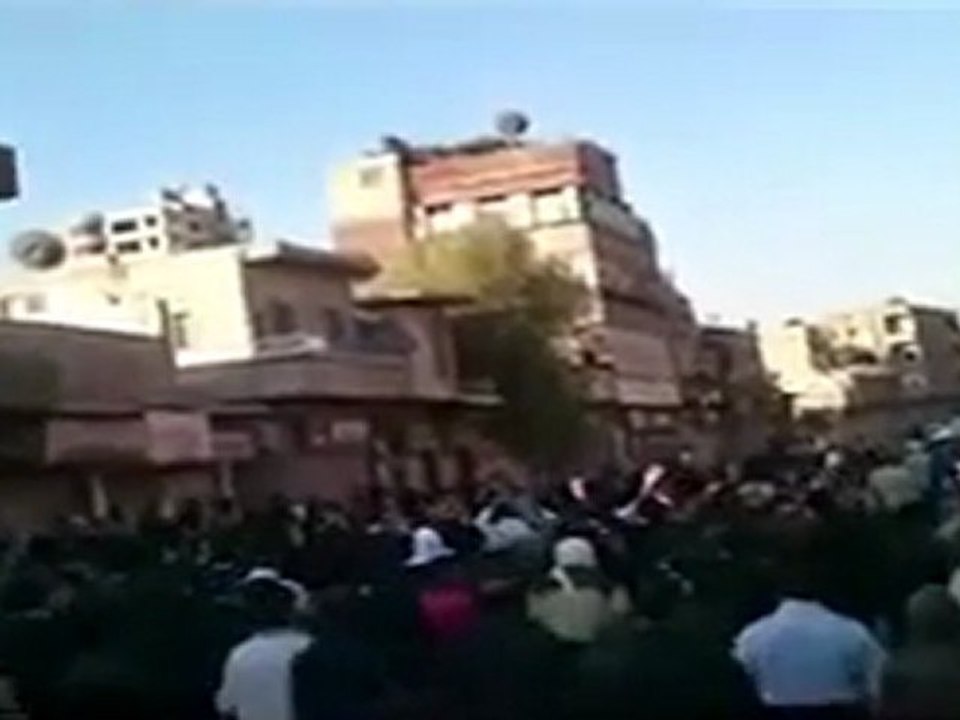 فري برس   دمشق القابون مظاهرة حاشدة من جامع أبو بكر الصديق في أول أيام عيد الأضحى المبارك 6 11 2011 ج2