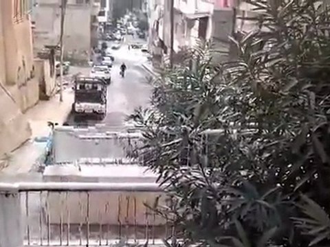 فري برس اللاذقية شباب التغيير يرمون بكرات اسقاط النظام 5 11 2011