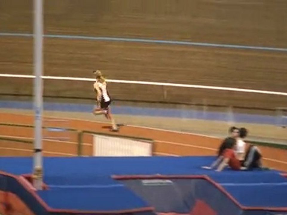 Laura VERGNON - 200m en salle - Championnats de Gironde en salle 2011 3ème journée