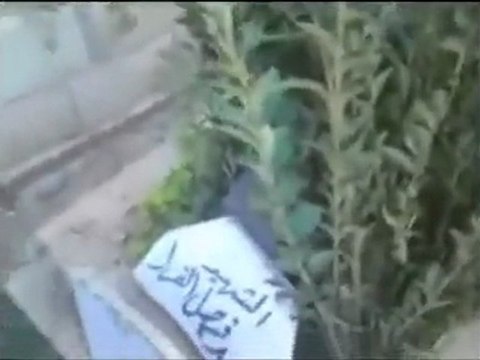 فري برس حمص باب السباع تحطيم قبور الشهداء 6 11 2011