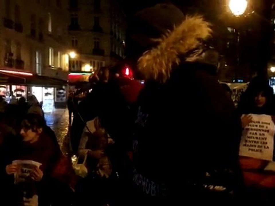Rassemblement contre les violences policières (Fontaine des Innocents 20 janvier 2012)