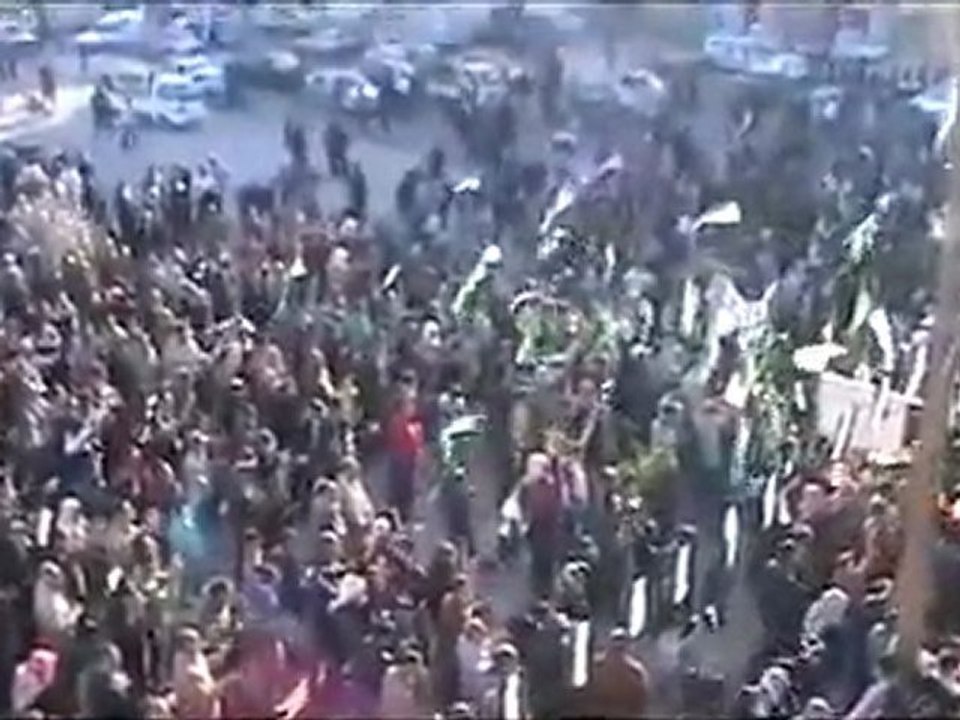 فري برس   مدينة ادلب مظاهرة اول ايام العيد 6 11 2011 ج4