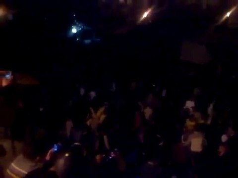 فري برس ريف دمشق دوما انتفاضة الحرائر امام الجيش وعصابات الاسد واطلاق النار عليهم 7 11 2011