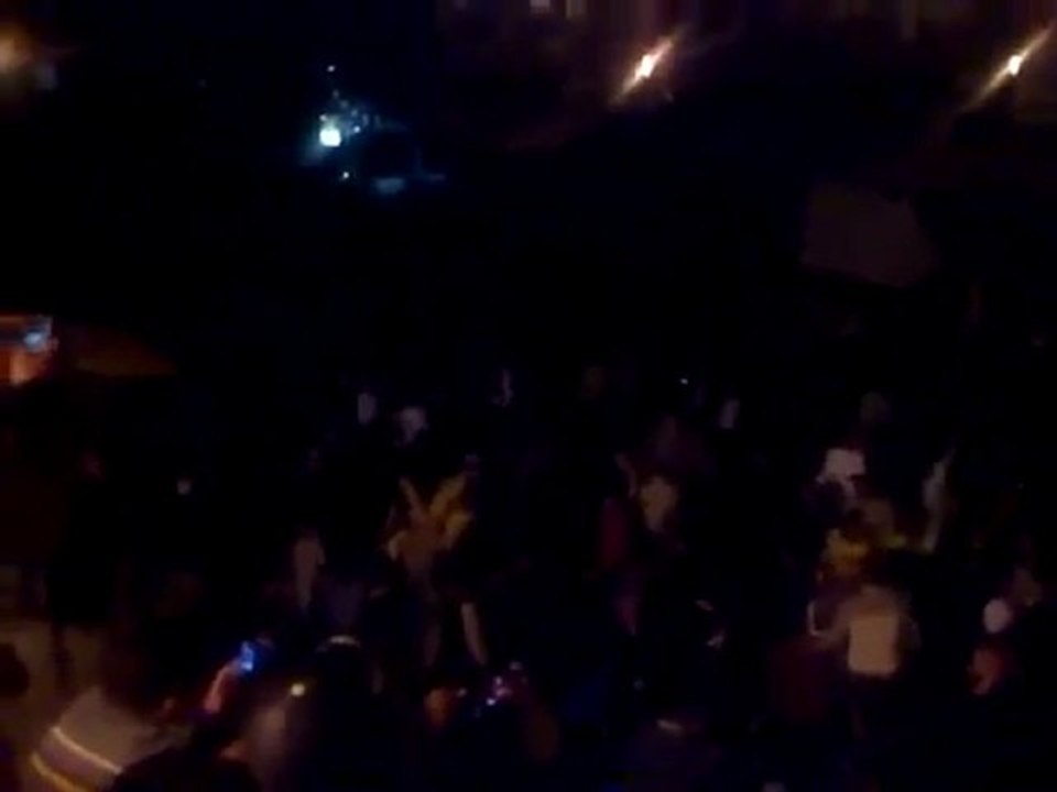 فري برس   ريف دمشق دوما انتفاضة الحرائر امام الجيش وعصابات الاسد واطلاق النار عليهم 7 11 2011