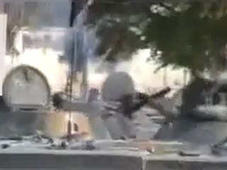 فري برس   حمص تلبييسة   تجمع عربات الجيش عند الجسر واستنفار الجيش 10 11 2011