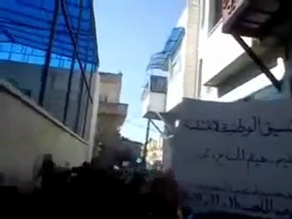 فري برس   حماة اشاوس حي جنوب الملعب في جمعة تجميد العضوية 11 11 2011 ج1