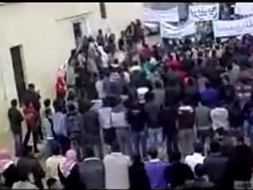 فري برس   حماة الغاب بريديج مظاهرة حاشدة لاحرار البلدة في جمعة تجميد العضوية 11 11 2011