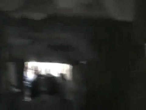 فري برس حمص حي البياضة اثار القصف العشوائي على المنازل واشلاء الشهداء تحت الانقاض 12 11 2011