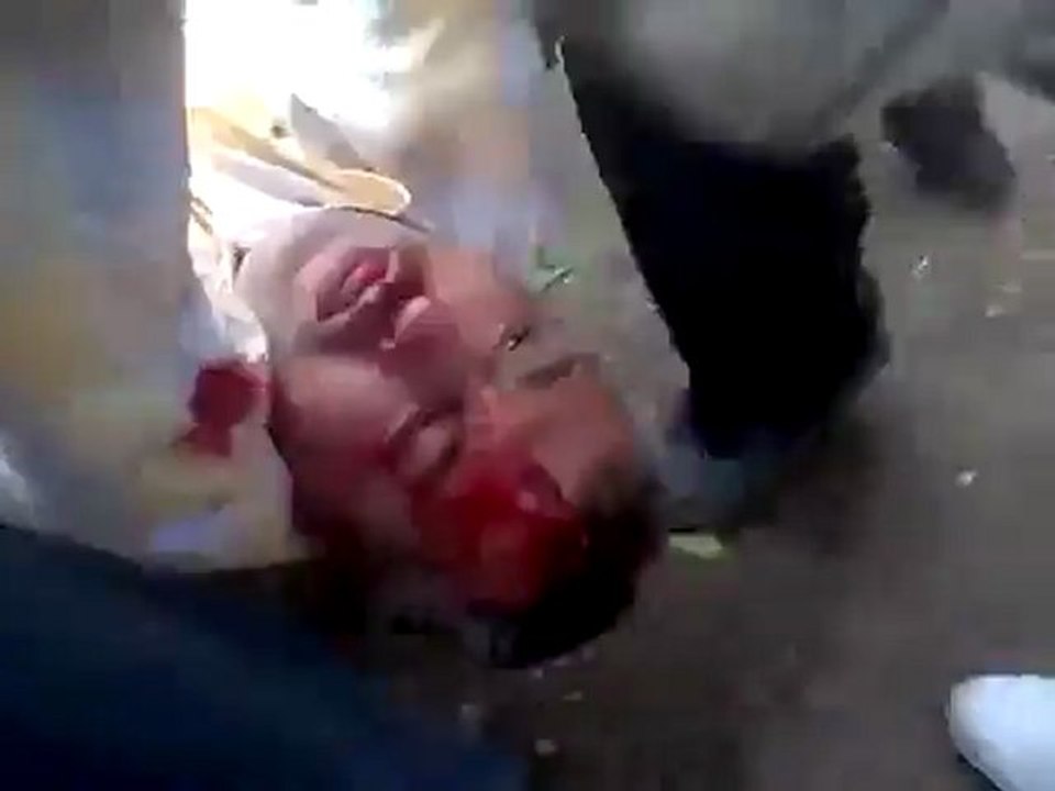 فري برس   حماة   شهيد في حماة في شارع 15 أذار 13 11 2011