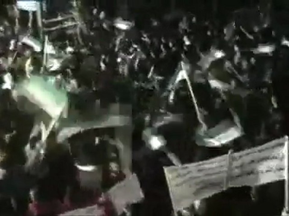 فري برس   حمص مسائية حي الخالدية شكرا جامعة الدول العربية ونطالب با المزيد لحماية السوريين 13 11 2011