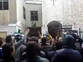 فري برس   مظاهرة من الكنيسة لاول مرة في حمص حي المحطة 13 11 2011