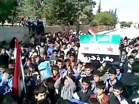فري برس ادلب معرة حرمة الطفولة تغني وتطالب بالحرية 14 11 2011