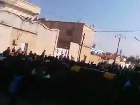 فري برس كناكر مظاهرة طلابية تطالب باعدام الرئيس 14 11 2011