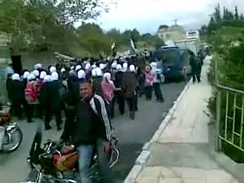 فري برس الحفة بابنا والجنكيل مظاهرة طلابية رائعة 13 11 2011 ج1