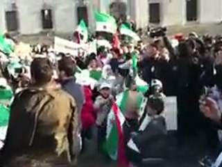 فري برس   مظاهرة اسطنبول وقفة العيد امام جامع يني جامع