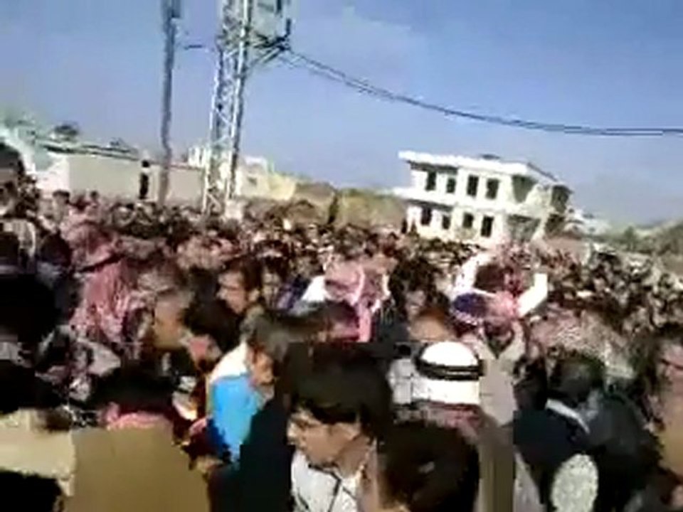 فري برس   المليحة الشرقية صلاة الجنازة على الشهيد مصطفى العماري