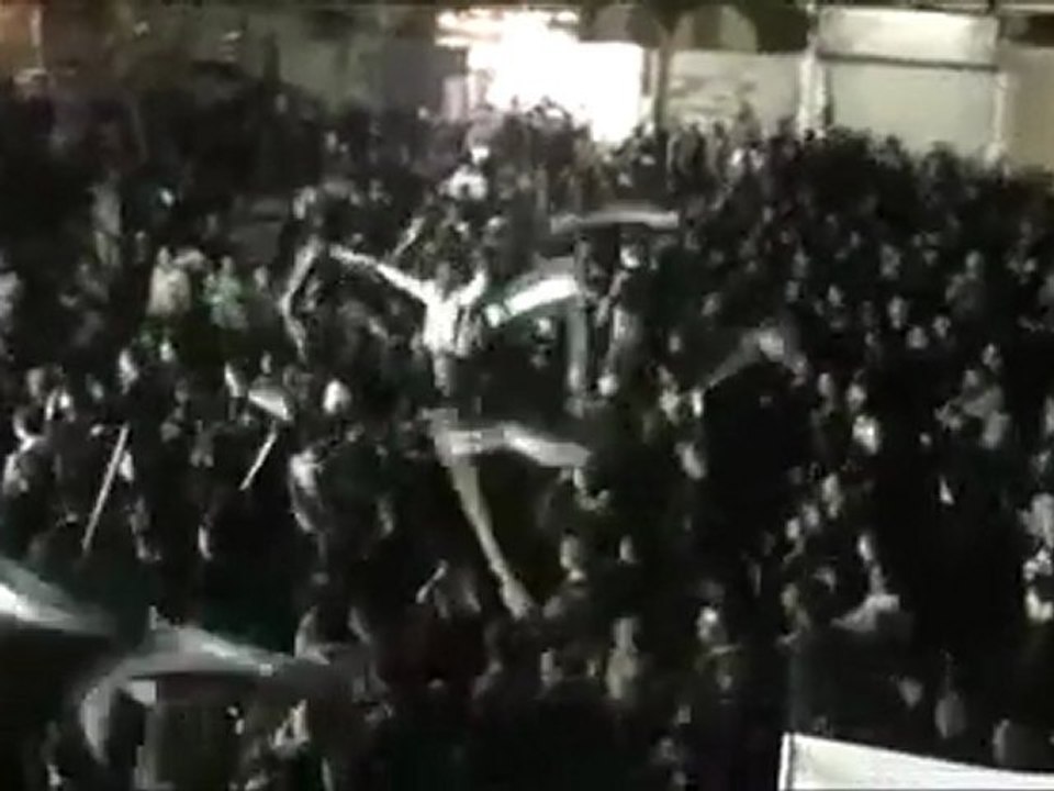 فري برس   حمص مسائية حي الخالدية راااائعة من ثوار حمص  15 10 2011