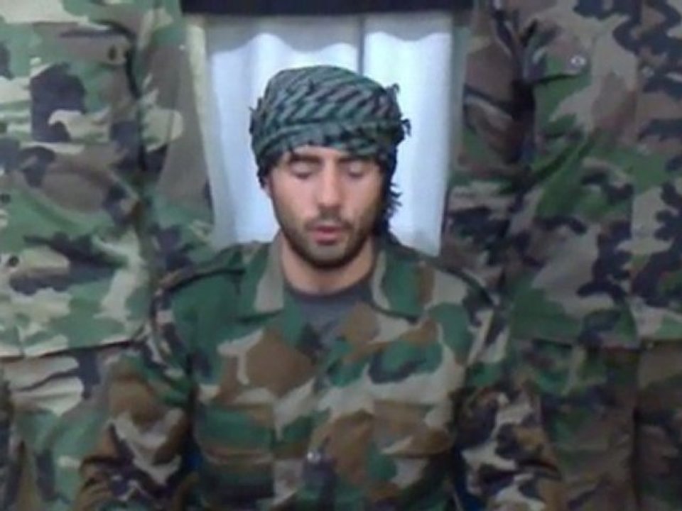 فري برس   انشقاق الملازم محمد مصطفى معراتي واربع جنود اخريين في مدينة بصرى الحرير